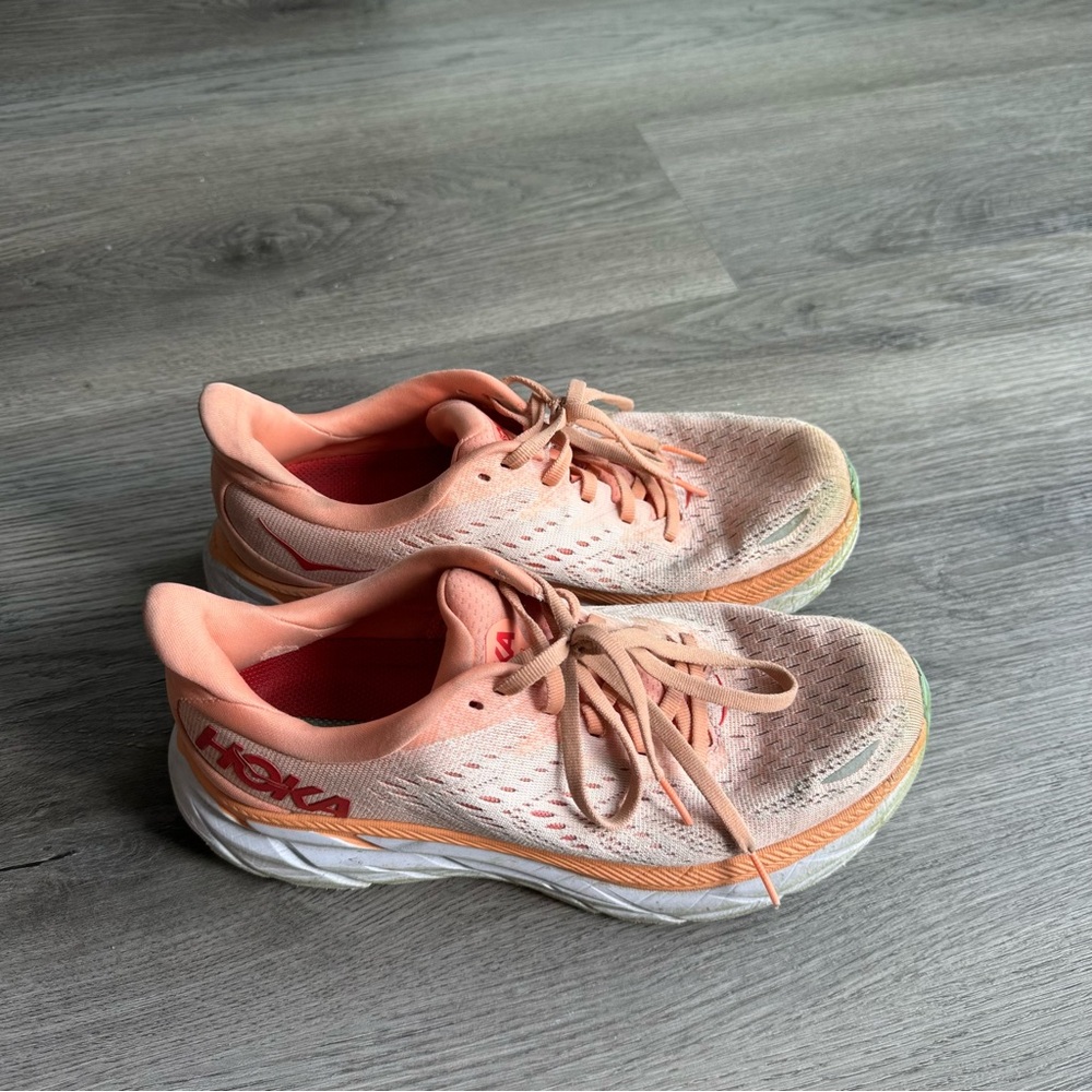 Hoka Clifton 8’s
